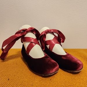 Gallucci Italian Burgundy Velvet Shoes